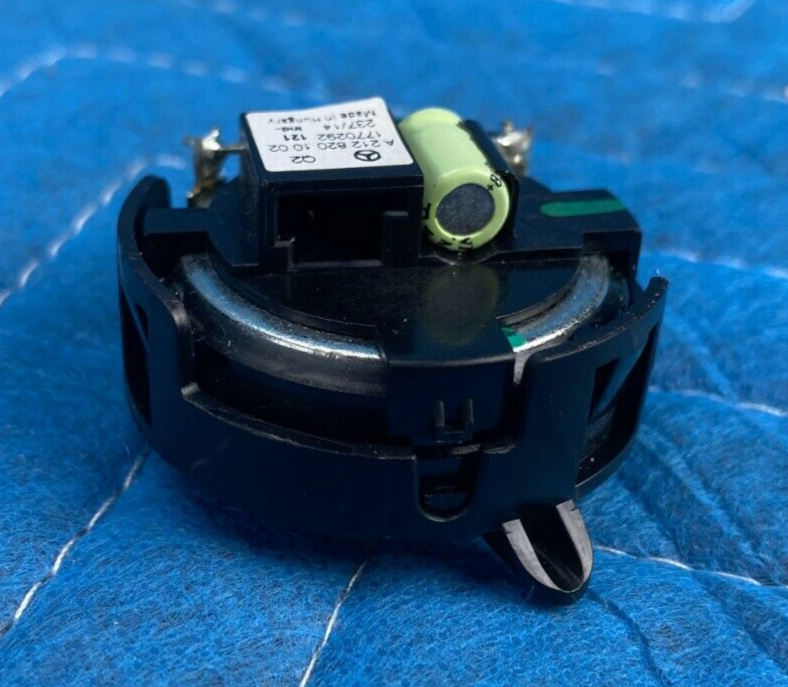 テザーカー Genuine Mercedes CLA250 Rear Door Speaker Tweeter RH or LH