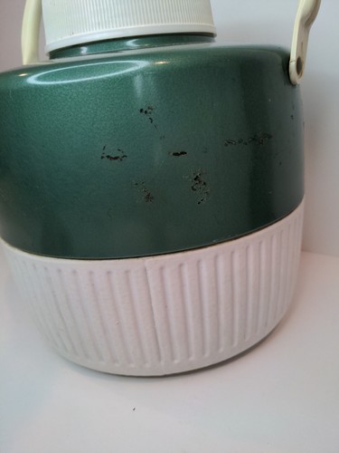 Vintage 1973 Coleman Green & White 1 Gallon Water Cooler Jug with Cup - Picture 11 of 12