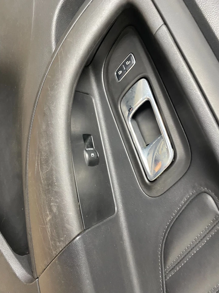 Painel interno da porta dianteiro direito Ford Taurus 2013 a 2019 fabricante de equipamento original M4046 DG - Imagem 4 de 4