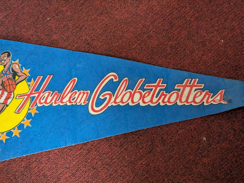 VINTAGE USA Harlem Globetrotters Basketball Pennant DÉDICACÉ