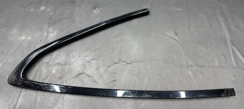Rear side glass trim