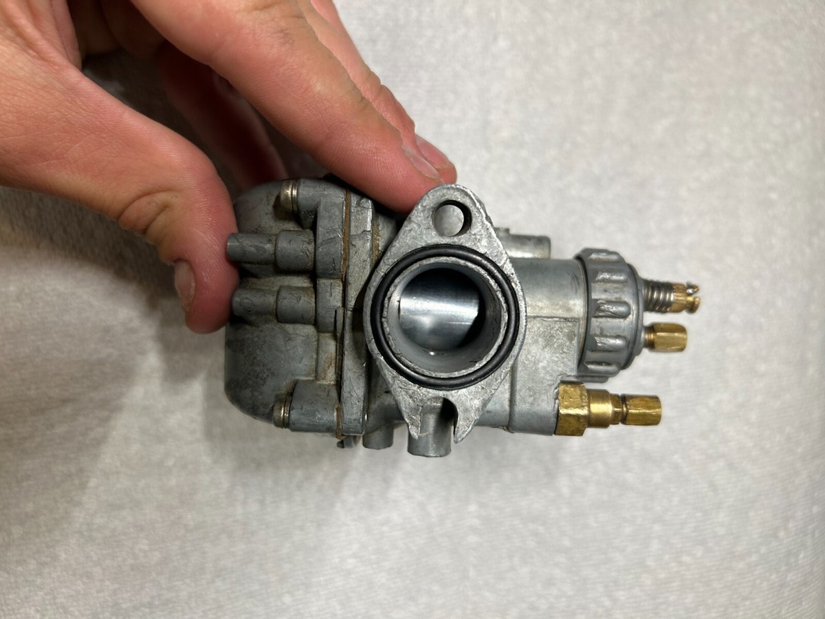 【K3050】SUZUKI 　No25 size15.5 Anno1993 SUZUKI 80CC K10-K11-K15 MIKUNI CARBURETOR ASSY NOS JAPAN N/P