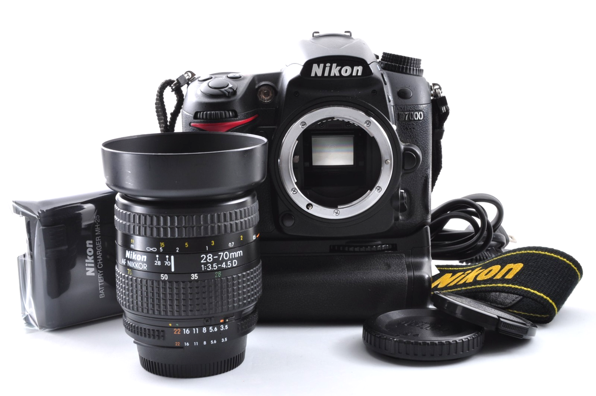 【ミディーカ 】Nikon D7000 NMINT] Nikon D7000 DSLR + AF Nikkor 28-70mm D Lens /MB-D11 #521