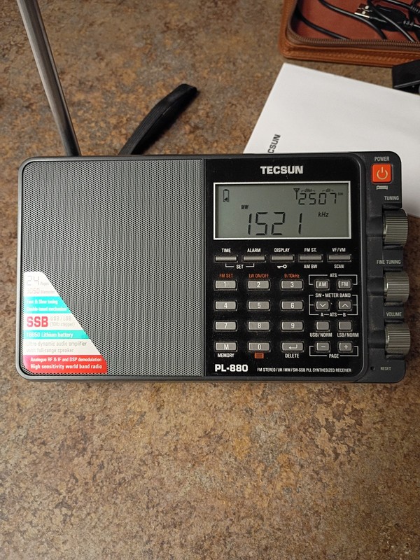 TECSUN PL-880 FM/LW/MW/SW SSB PLL shortwave radio with 3050 station memory
