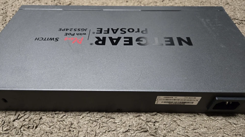 Interruptor Netgear ProSAFE Plus con POE JGS524PE Foto 2 de 3