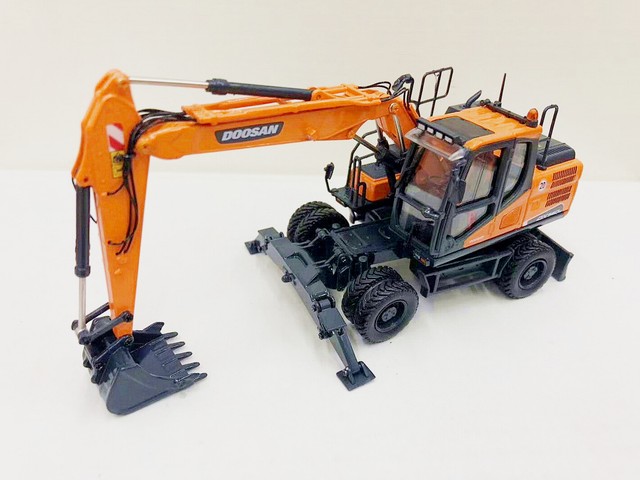 diecast model excavators