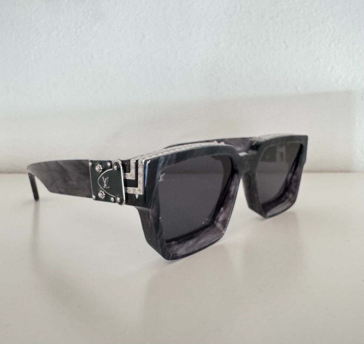 Louis Vuitton 1.1 Millionaire Sunglasses - Grey Marble | eBay Louis Vuitton 1.1 Millionaire Sunglasses - Grey Marble | eBay