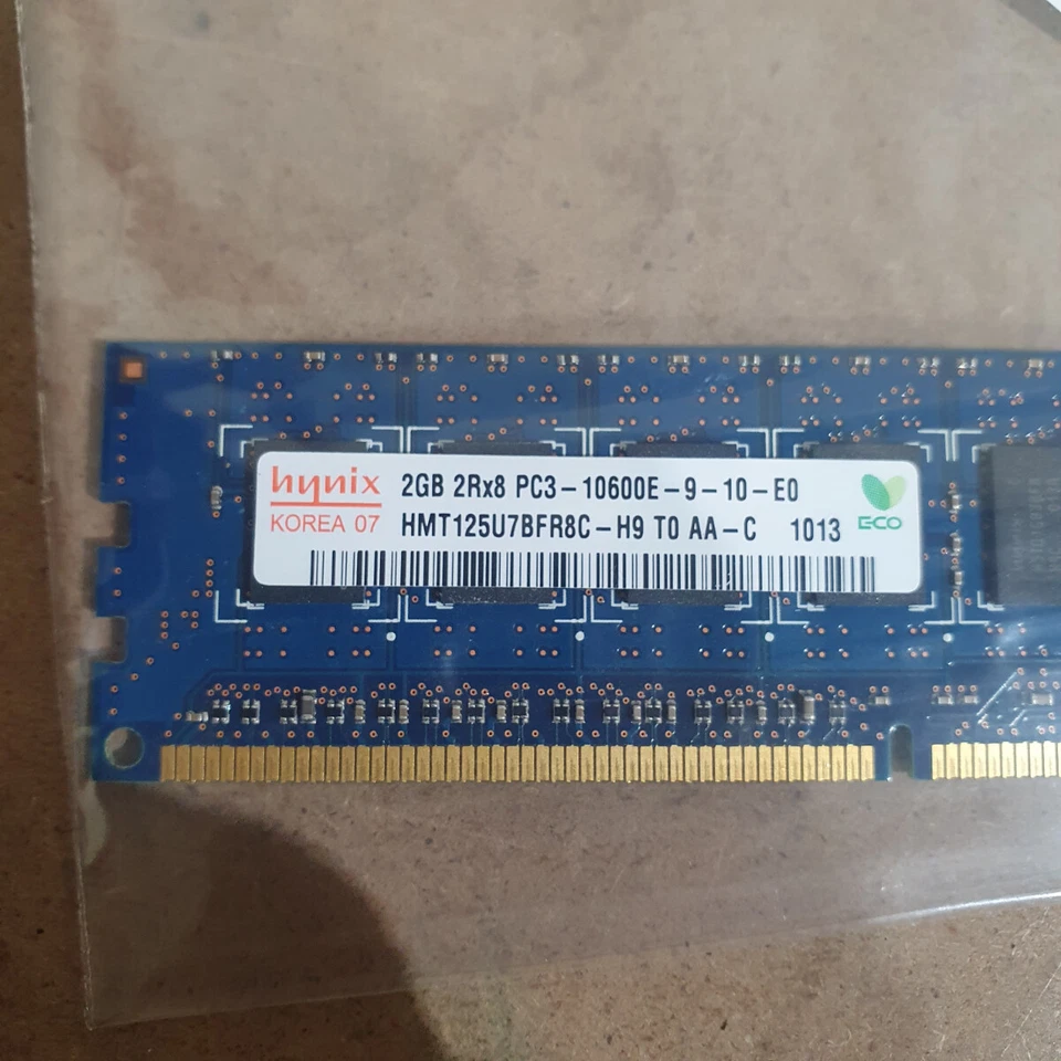 Hynix HMT125U7BFR8C-H9 2GB 2Rx8 PC3-10600 DDR3-1333MHz 240-Pin DIMM ECC SDRAM - Image 2 of 4