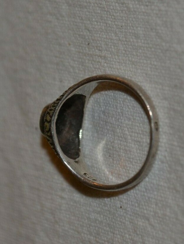 Solid Silver and Onyx Ring - image 3