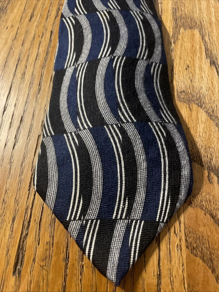 Corbata de seda geométrica abstracta vintage usada en excelente estado Albert Nipon para hombre hecha en EE. UU. Foto 2 de 4