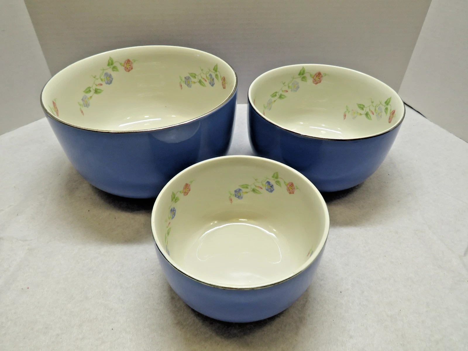 Hall's Superior Quality Blue Moring Glory Mixing Bowls - Set of 3