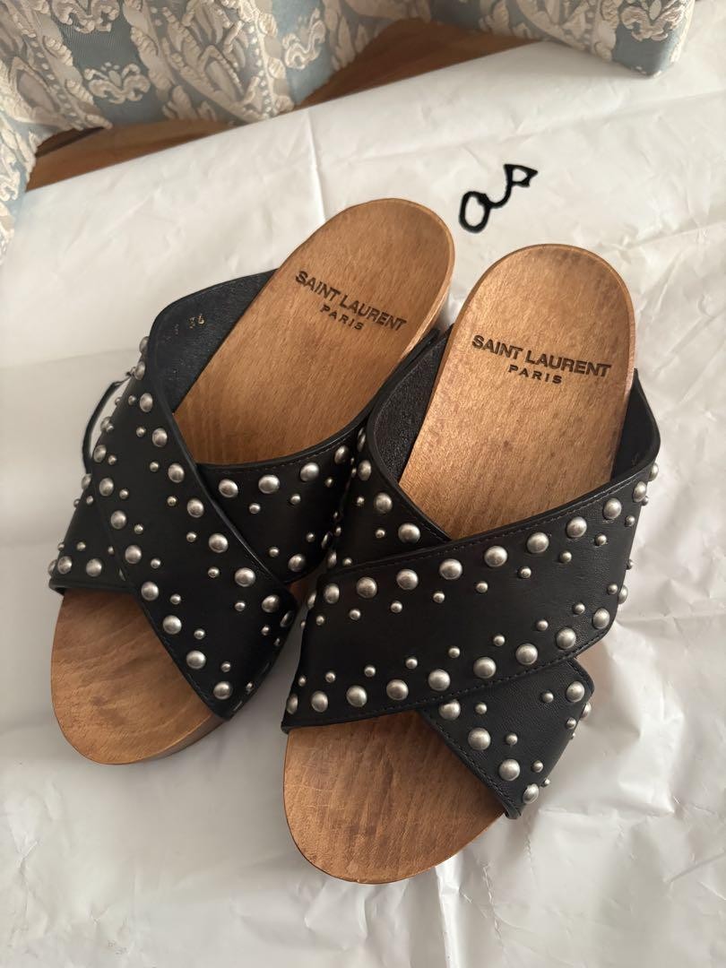 Sandali Yves Saint Laurent taglia 36 US 5 5 6 neri borchie buone condizioni Italia