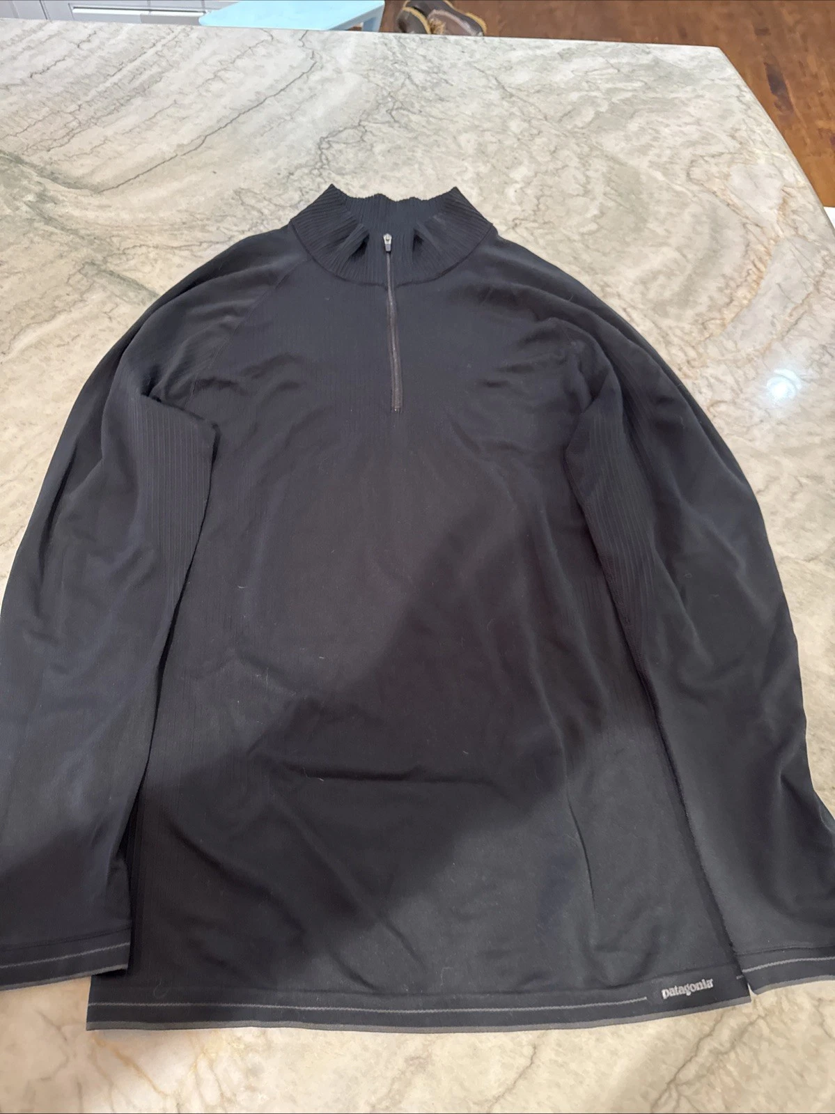 Patagonia Men's Black Capilene Quarter Zip Top - Size Large