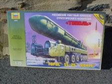 MAQUETTE MILITAIRE RUSSE ZEVDA LANCE MISSILE  TOPOL SS25 SICKLE 1:72 NEUF BOITE
