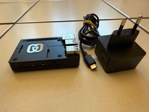 Raspberry Pi 4, 4GB Ram mit Gehäuse und passendem USB-C Netzteil, ohne SD-Karte - Bild 3 von 4