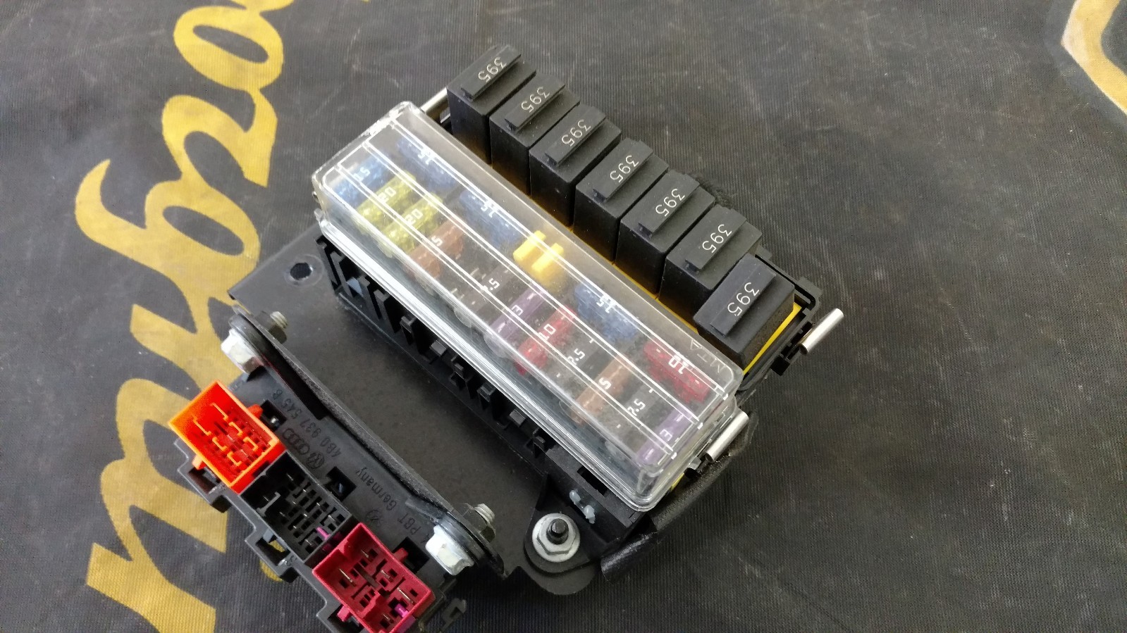 LAMBORGHINI MURCIELAGO FRONT LEFT  LHDASH FUSE RELAY BOX OEM 413971378A