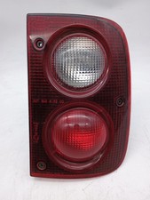 LAND ROVER FREELANDER REAR  RIGHT LIGHT  22960222  (minor crack on glass)