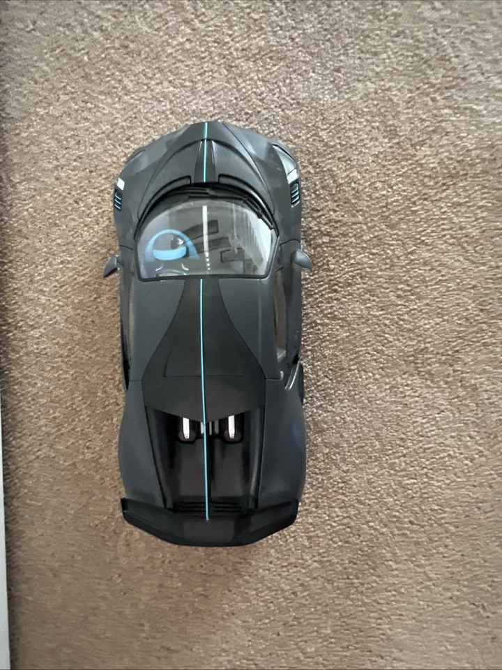 Bugatti Divo Model 1:18 Scale Car Bburago Great Condition. - Image 3 of 4