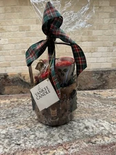VINTAGE Yankee Candle Hollyberry Votive Basket Gift Set RETIRED Sealed Sampler