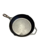 LODGE 8SK Double Spout Cast Iron Skillet 10" Frying Pan Cookware Made In USA