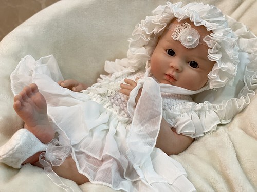 45CM Solid Silicone Baby Girl Reborn Doll Lifelike Painted Newborn Doll Washable - Picture 7 of 8