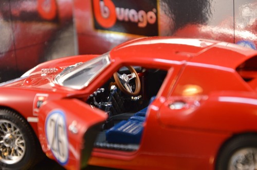Bburago 1/18 Club De 11 Ferrari 250 Le Mans 24H Daytona G. Ickx 1966 #26 - Imagen 5 de 10