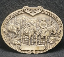 XG17132 VINTAGE 1970s HORSE RIDING IN MOUNTAINS OLD WEST ARTWORK BELT BUCKLE