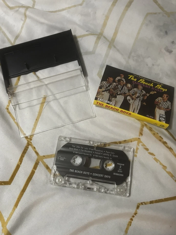 Beach Boys – Concert Days Live Performance Classics Cassette Tape (Capitol 1988) - Image 4 of 4