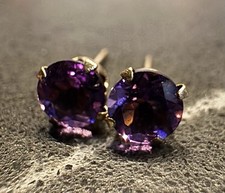 Vintage 14kt Gold Round 5mm Amethyst Stud Earrings Approximately .80 Carats tw