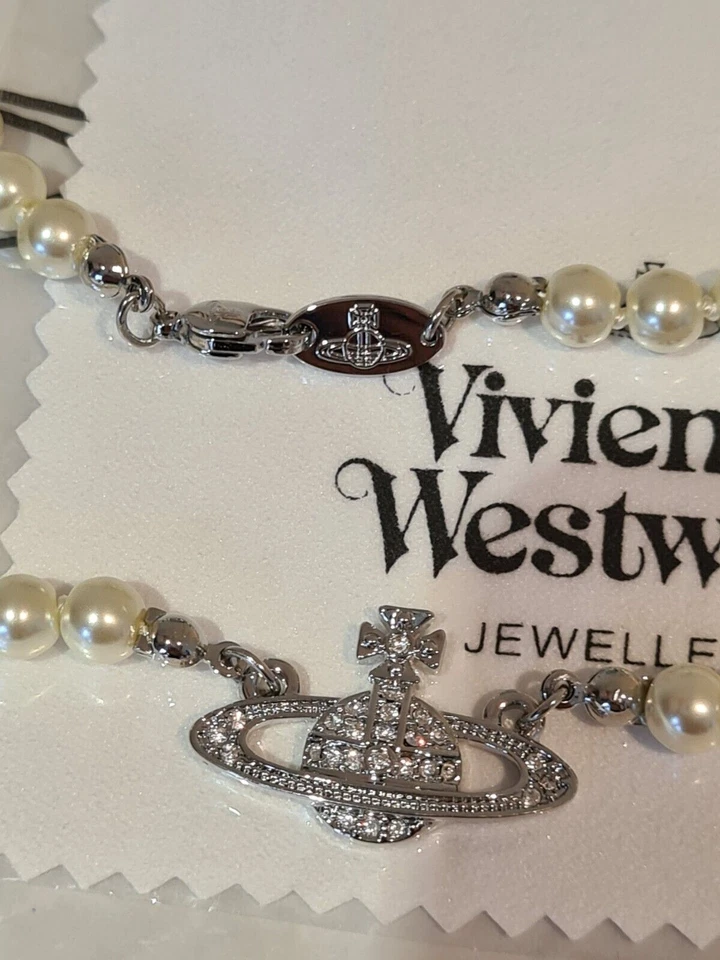 Collana girocollo sfera perle bassorilievo tono argento Vivienne westwood - Immagine 4 di 4