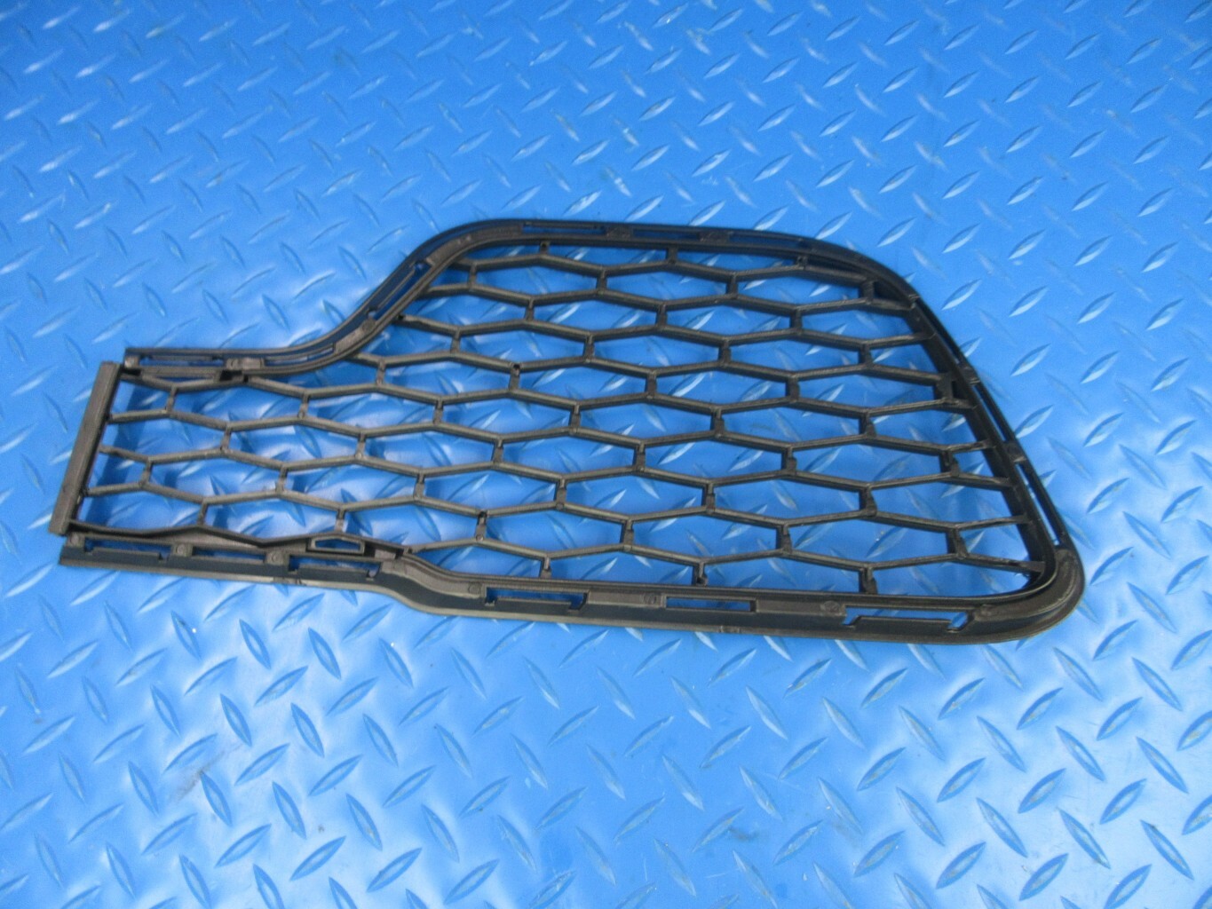  Maserati Ghibli front bumper right grille 1pc #9108 