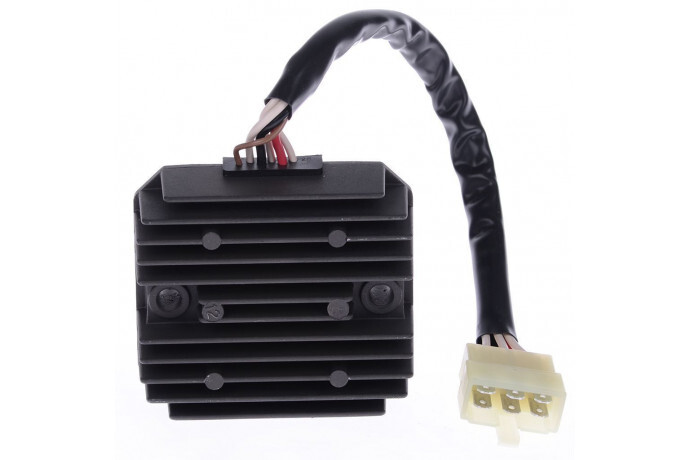 Régulateur de tension Tourmax résout les pannes de batterie sur Yamaha XV920