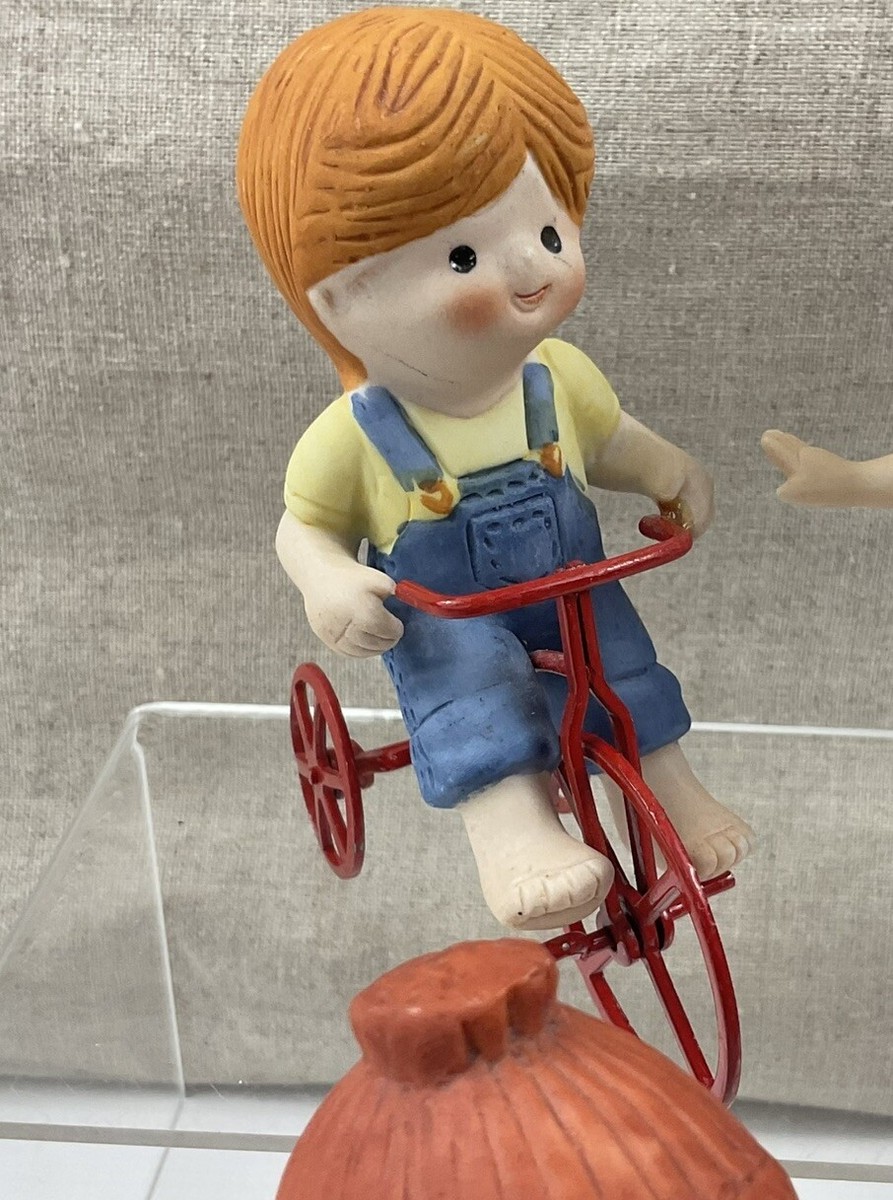 Enesco Our Name is Mud Country Living - Set di sale e pepe rosso per camion e alberi, 5,5 cm, multicolore