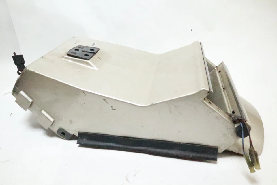 87-89 Kawasaki ZG1200 Voyager XII  ZG  rear fender  beige Foto 3 de 4