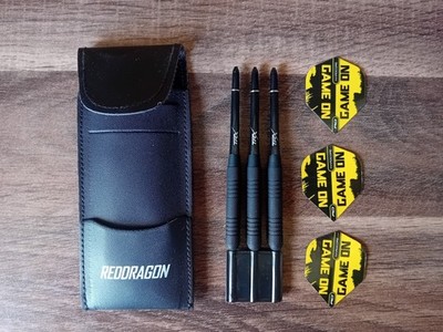 Red Dragon Strata Steeldarts 20 g inkl. Shafts + Flights + Case