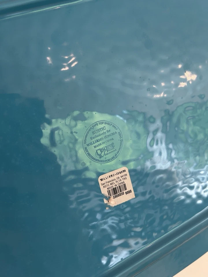 Bandeja de servir Williams Sonoma melamina 17” turquesa retângulo martelado - Imagem 4 de 4