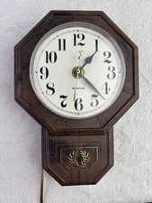 Spartus Vintage Wall Clock Electric 9" WORKS 70s Model # 4530