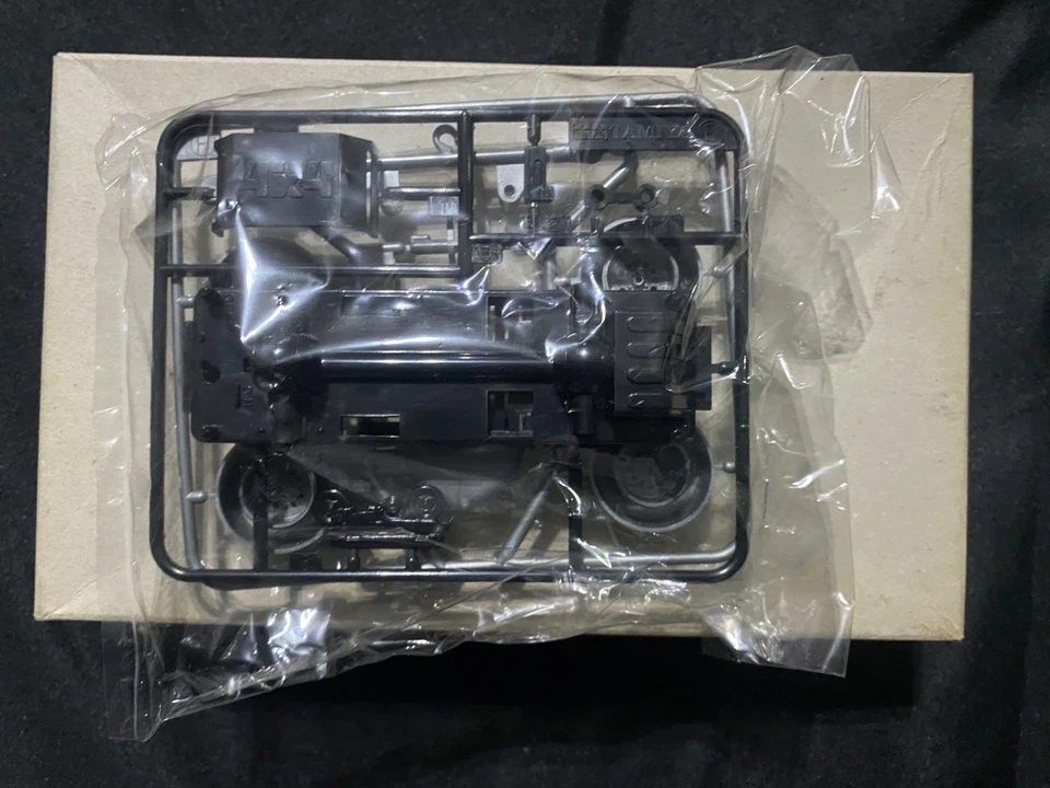 Tamiya Mitsubishi Pajero Wagon Mini 1/32 (1907) - Image 3 of 4