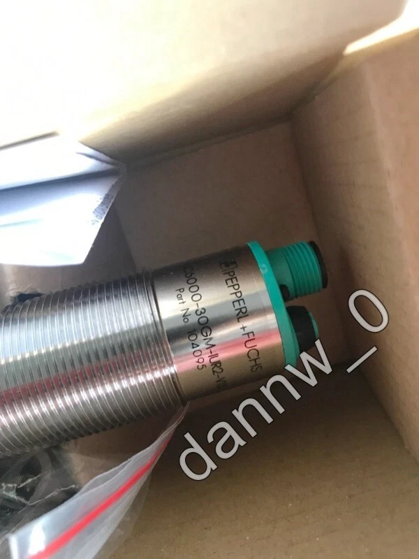 New In Box Pepperl+Fuchs P+F UC6000-30GM-IUR2-V15 Ultrasonic Sensor Free ship - Image 2 of 4