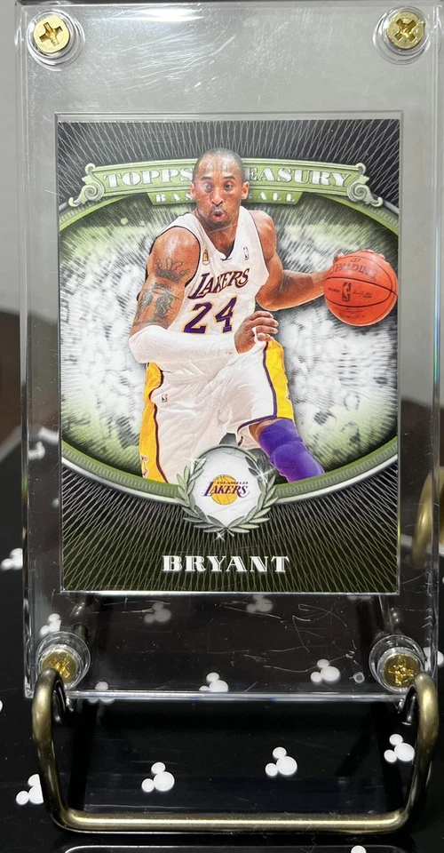 2010-11 Prestige #49 Kobe Bryant Lakers 2007 Fleer multiple cards lot of 4 - Image 2 of 4