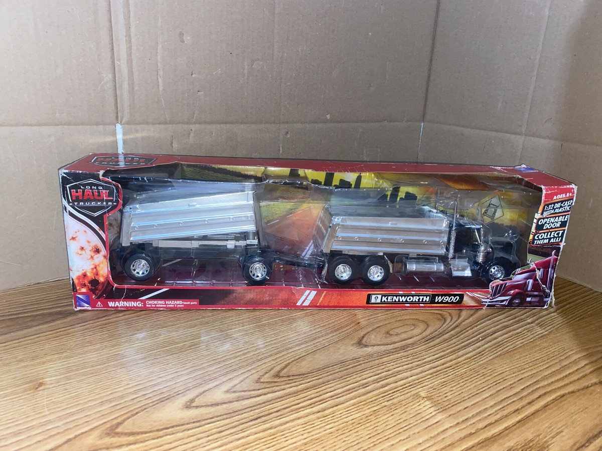 Kenworth W900 Long Haul Tow Hitch/Freightliner Trucker Diecast 1