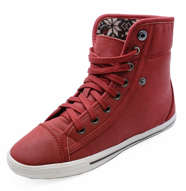 clarks trainer boots