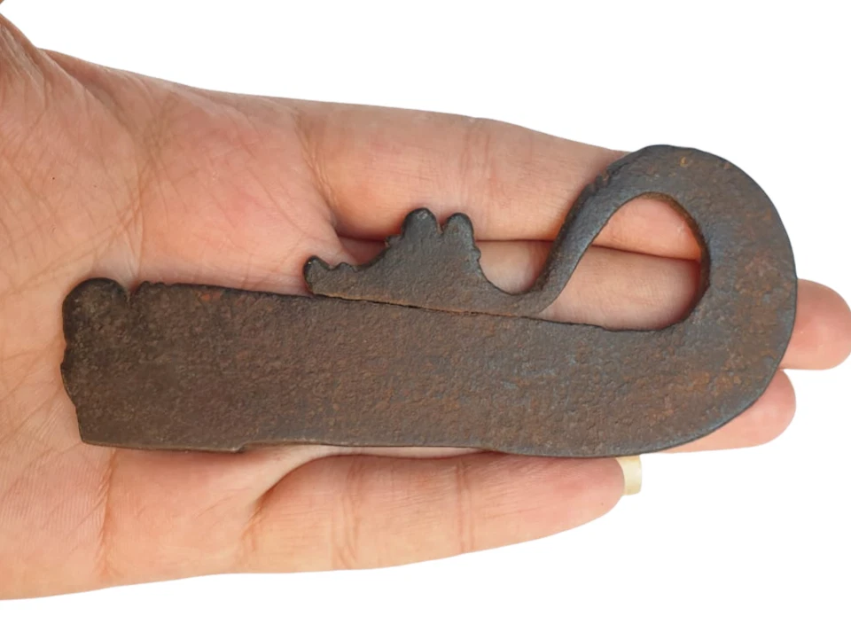 Antiguo hierro antiguo vintage de 1800 hecho a mano raro forma de dragón único atacante de incendios Foto 2 de 4