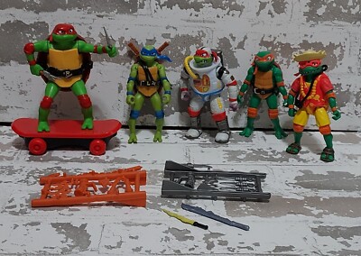 Teenage Mutant Ninja Turtles Lot Of 5 TMNT Action Figure 2023 With Accessories 