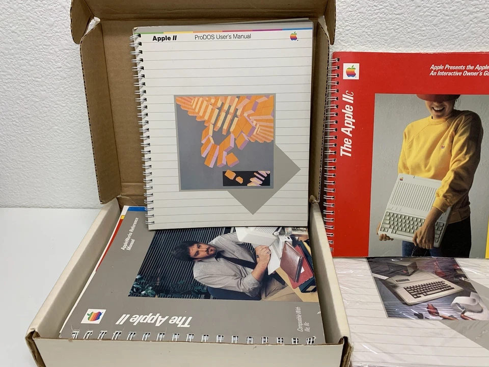 Vintage APPLE: 1983 Apple II ProDOS User's Kit + Apple IIc & IIe Supplements - Image 3 of 4