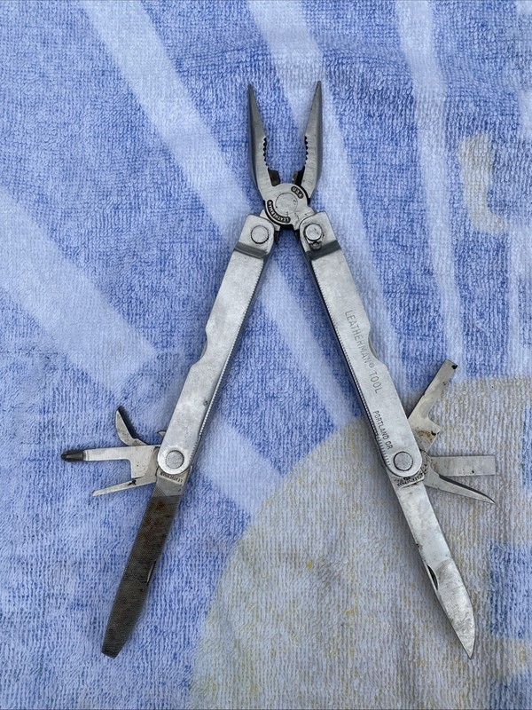 LEATHERMAN USA Pocket Survival Tool Multitool Portland OR