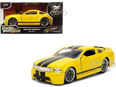 2006 FORD MUSTANG GT YELLOW 
