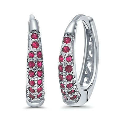 Zierliche Rubin Huggie Creolen in massivem Sterlingsilber