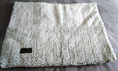 MORA PETS: Hochwertige selbstwärmende Haustiermatte für Katze oder kleinen Hund 61 x 45 cm