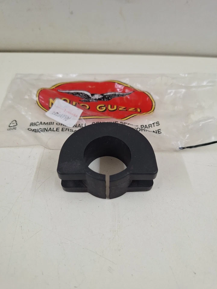 GOMMINO SERBATOIO MOTO GUZZI V75 Foto 3 de 4